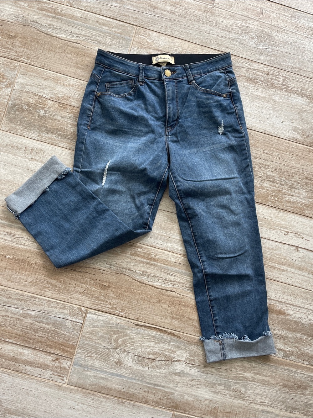 Democracy Indigo Distressed Cropped Ankle Jeans